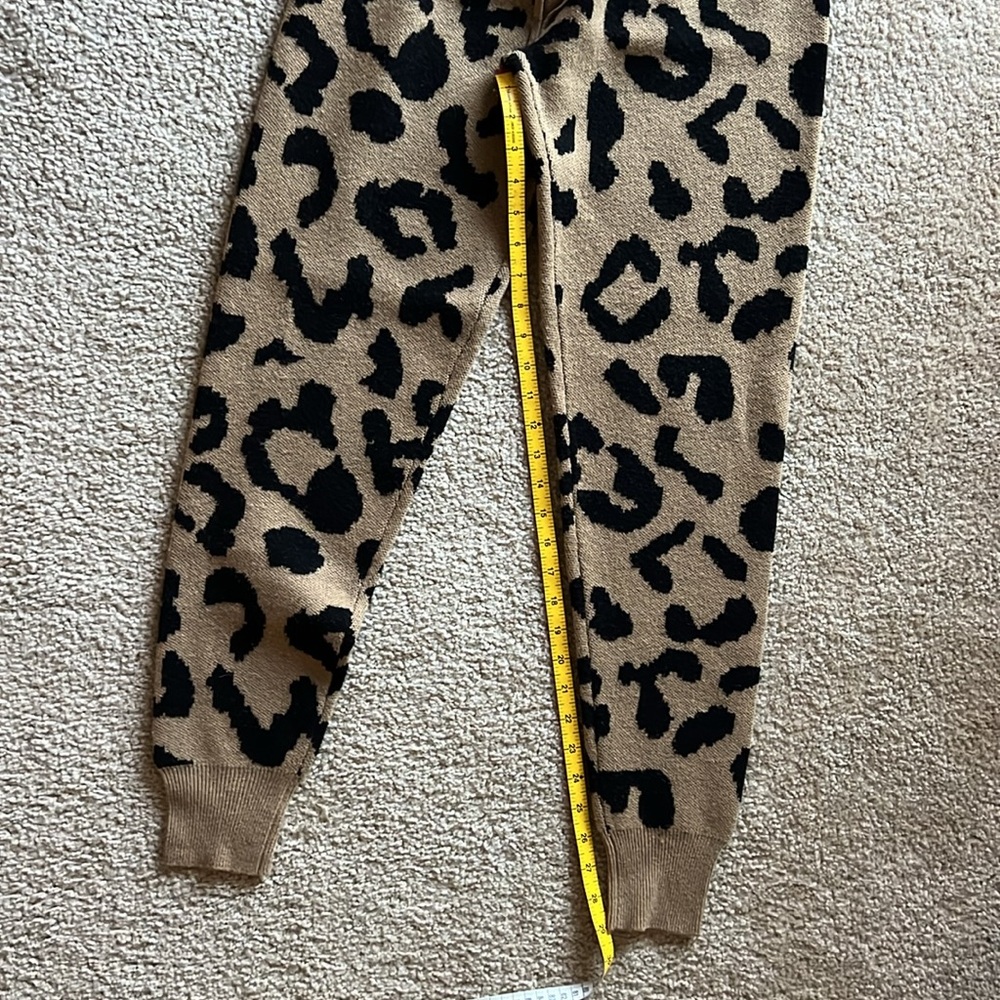 ๐ฅ MADELEINE THOMPSON Animal Print Mock Neck Zip Up Sweater and Pants Size S - Picture 9 of 17